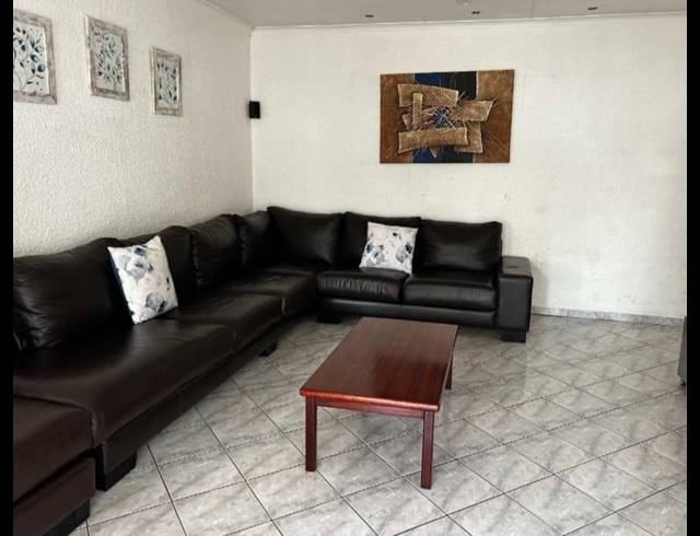 4 BEDROOM HOUSE FOR SALE IN BRACKENHURST